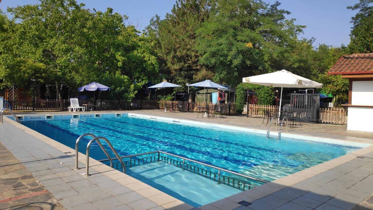 Camping Mitikas And Bungalows Plaka Litochorou Exteriér fotografie