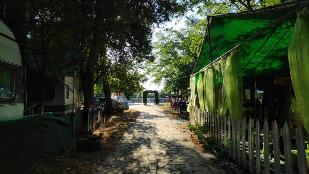 Camping Mitikas And Bungalows Plaka Litochorou Exteriér fotografie