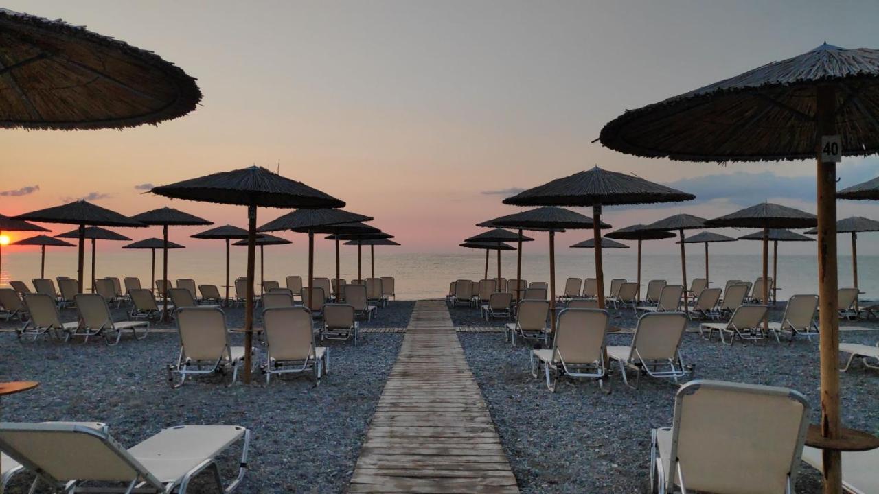 Camping Mitikas And Bungalows Plaka Litochorou Exteriér fotografie